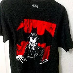 Medium Joker with Batman logo DC t-shirt